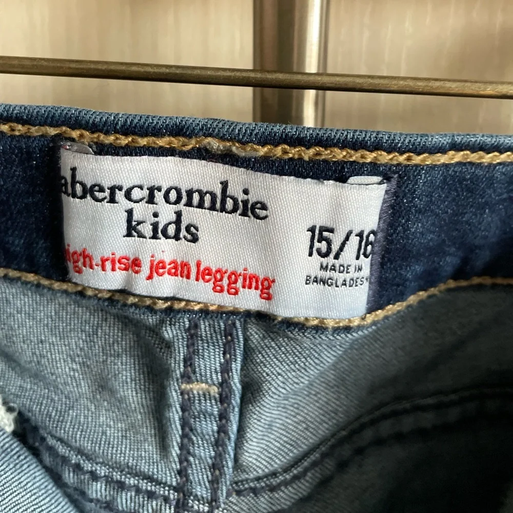 Abercrombie Kids distressed dark wash high rise jeans leggings‎ size 15/16 - Picture 8 of 10